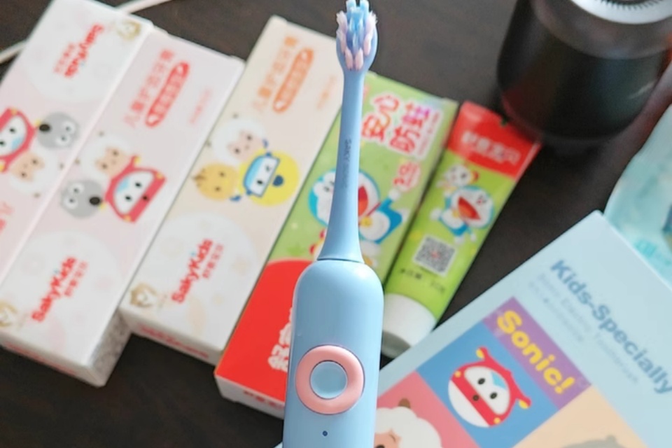 Electric children's sonic toothbrush