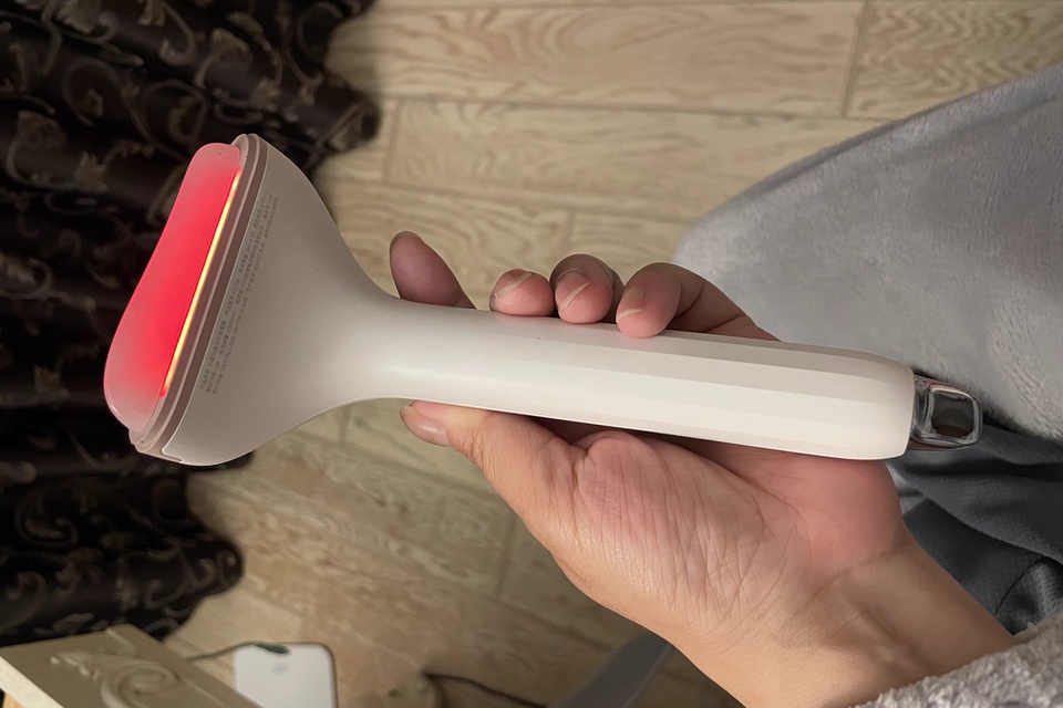 Electric facial massage tool