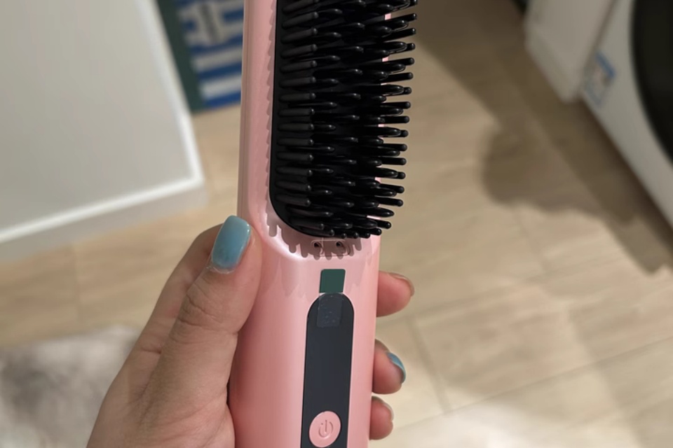 Electric straightening comb