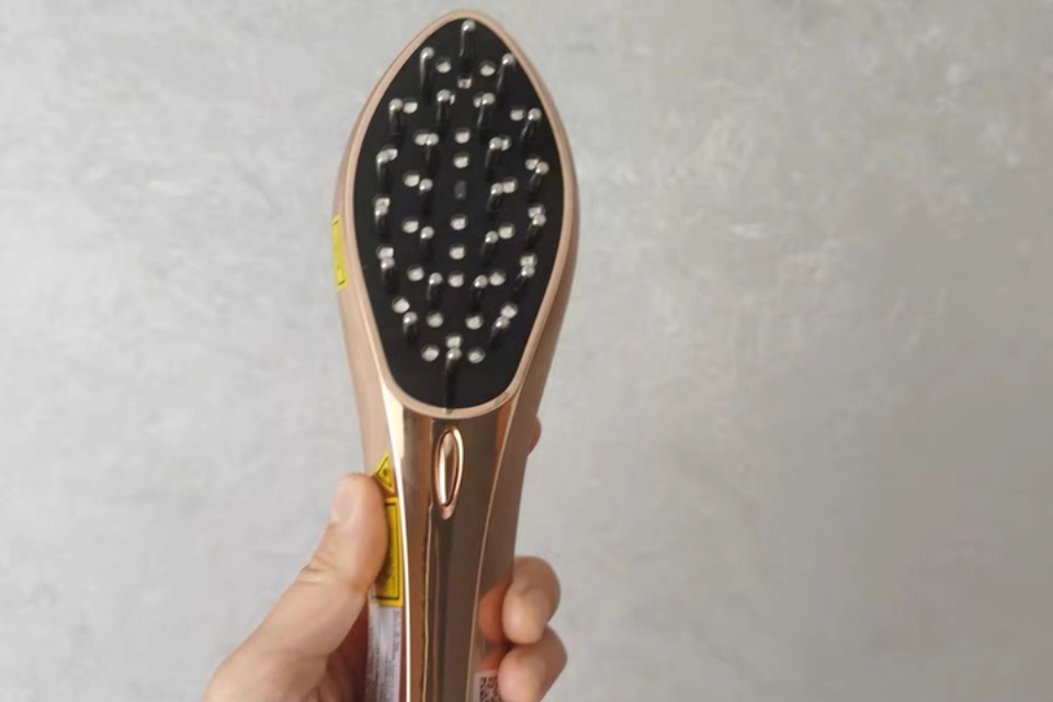 Red light therapy comb